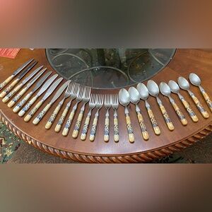 Vintage, 24pc  Mardi-Gras Blue Willow Flatware with Bone Handle-Service for 4
